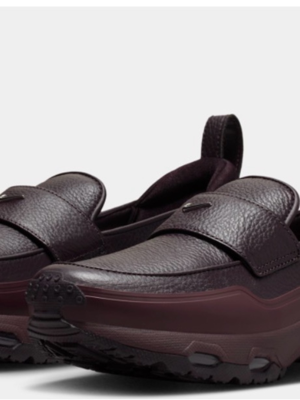 Nike Women’s Air Max Phenomena logo-plaque sneakers | New . Box | Size:8